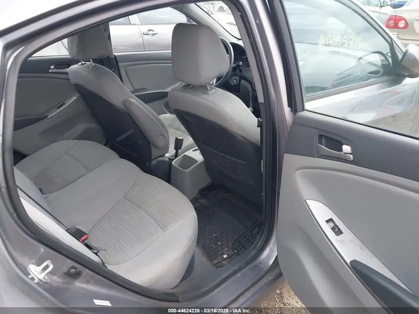 2015 HYUNDAI ACCENT GLS