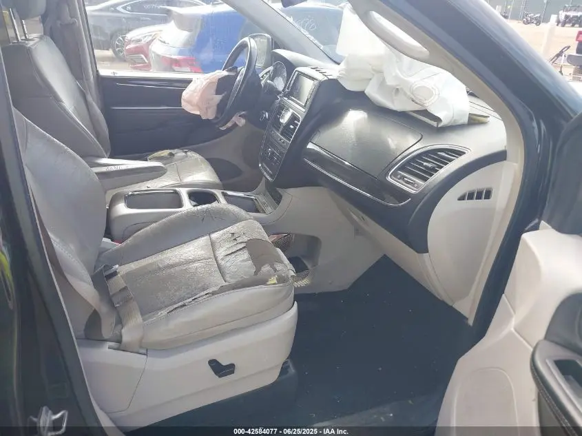 2011 CHRYSLER TOWN & COUNTRY LIMITED