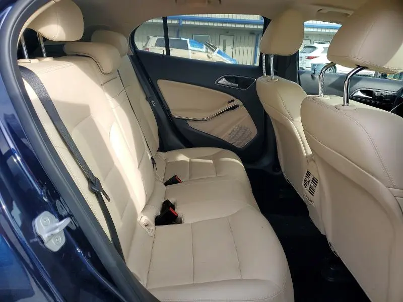 2017 MERCEDES-BENZ GLA 250  