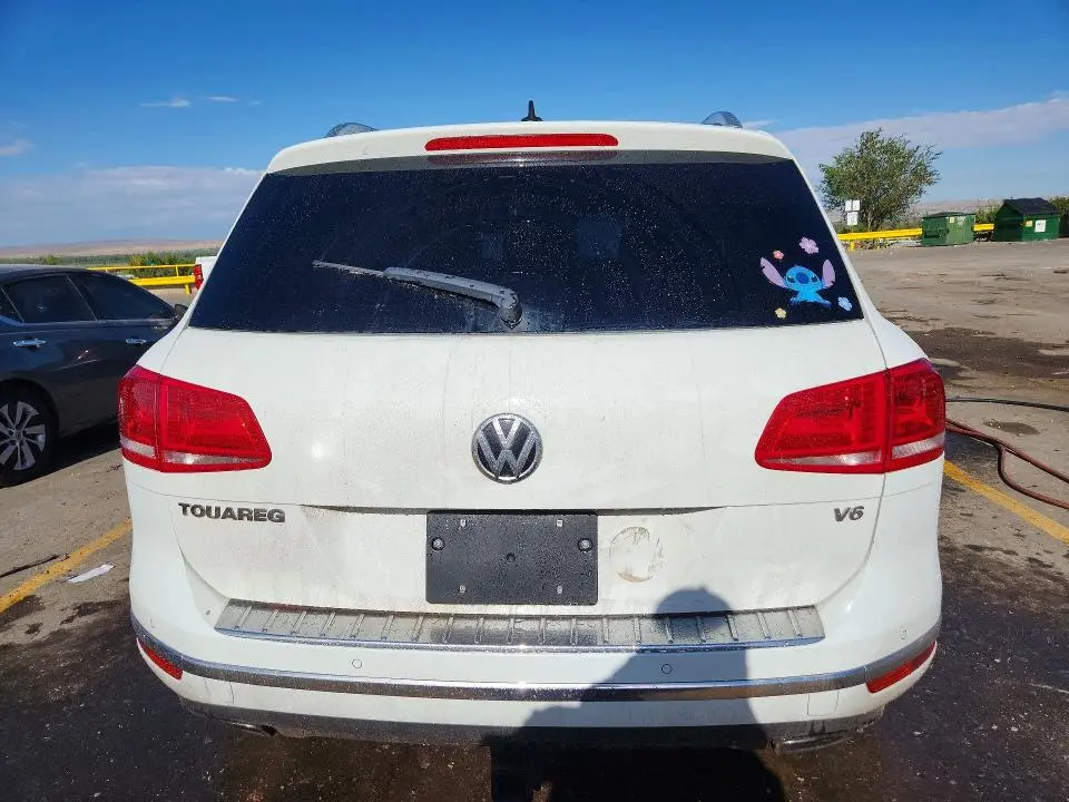 2015 VOLKSWAGEN TOUAREG V6  
