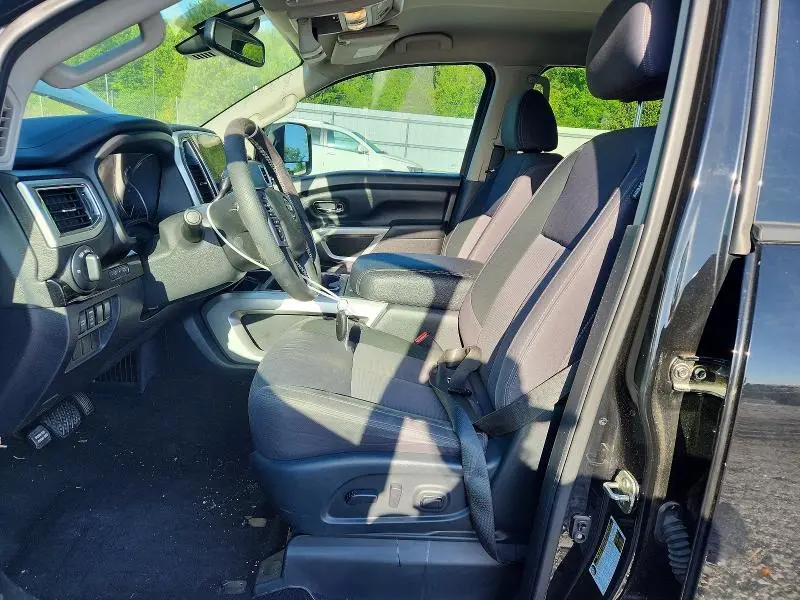 2020 NISSAN TITAN SV  
