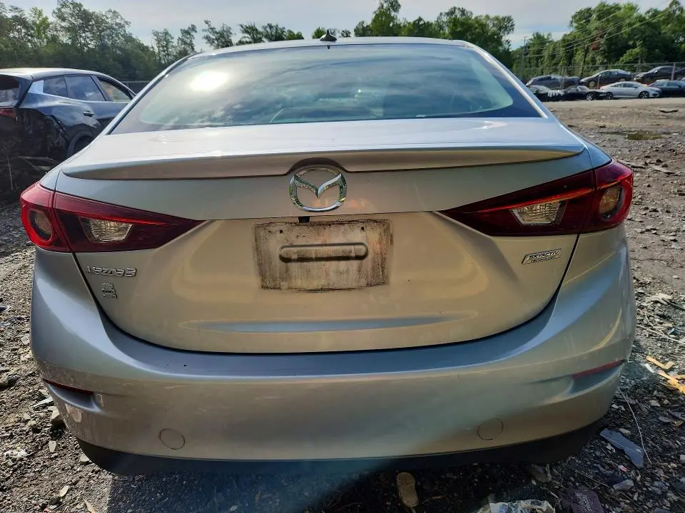 2018 MAZDA 3 TOURING  