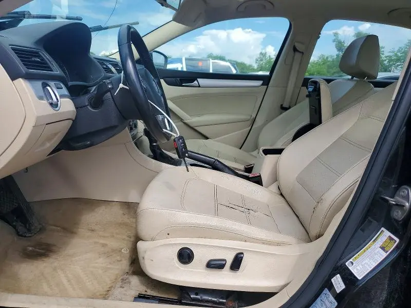 2013 VOLKSWAGEN PASSAT SE  