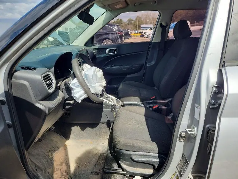 2021 HYUNDAI VENUE SE  