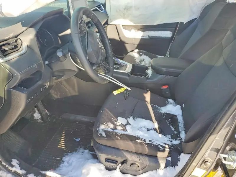 2022 TOYOTA RAV4 XLE  