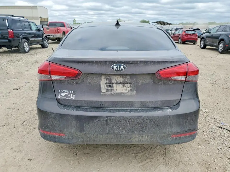 2018 KIA FORTE LX  