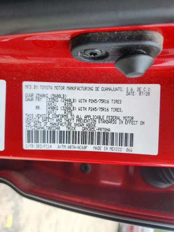 2020 TOYOTA TACOMA SR5 V6  