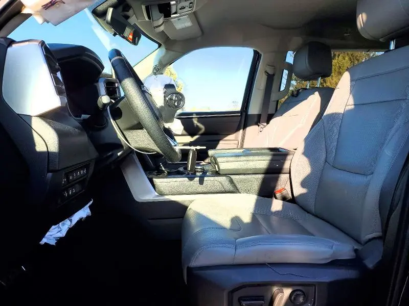 2024 TOYOTA TUNDRA CREWMAX SR  