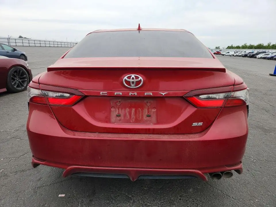 2021 TOYOTA CAMRY SE  