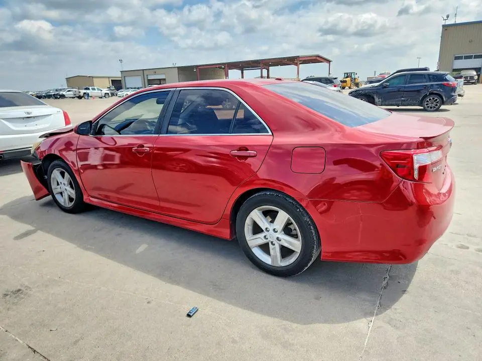 2012 TOYOTA CAMRY SE  