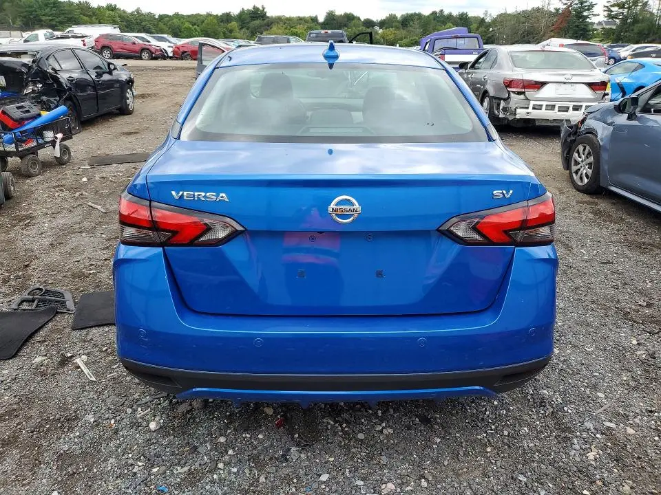 2021 NISSAN VERSA SV  