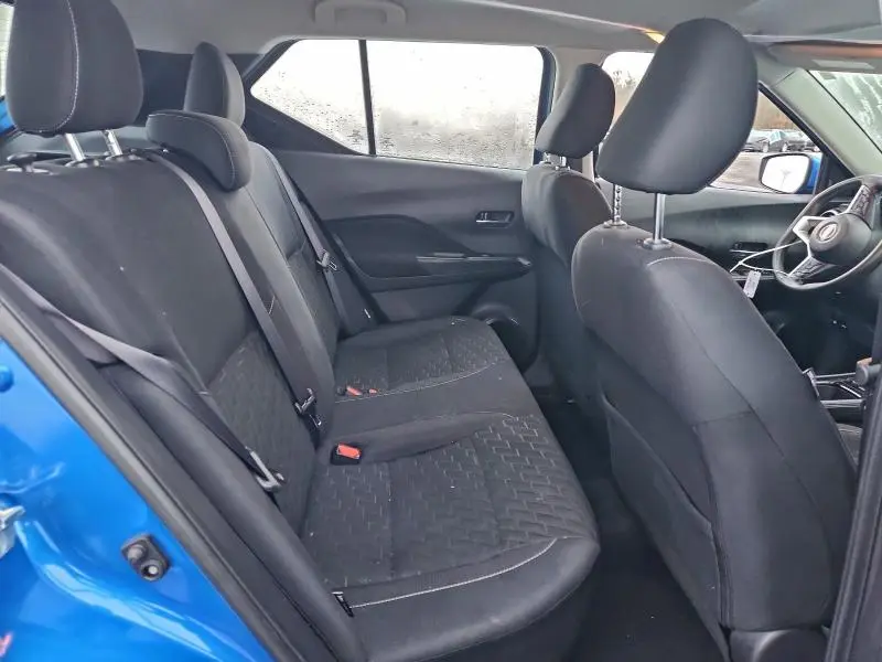 2022 NISSAN KICKS SV  