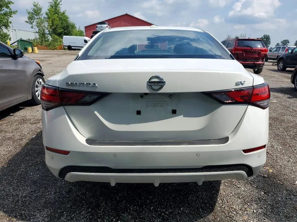2022 NISSAN SENTRA SV  