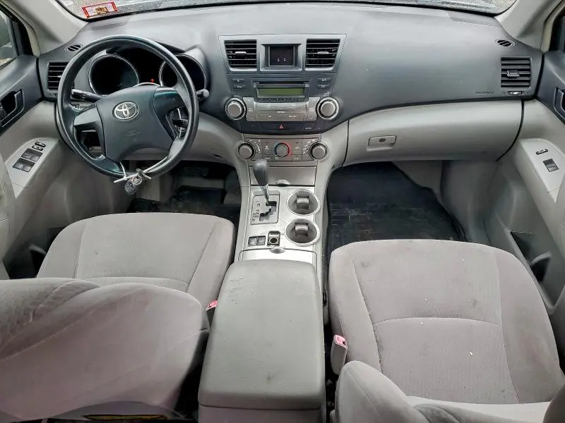 2010 TOYOTA HIGHLANDER   