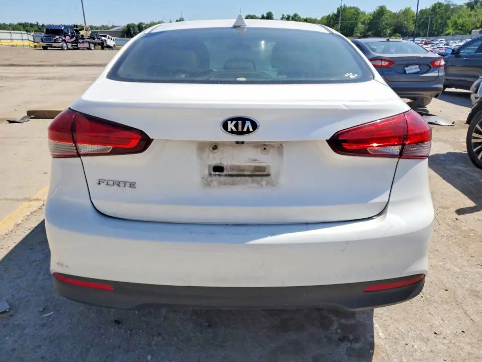 2018 KIA FORTE LX  