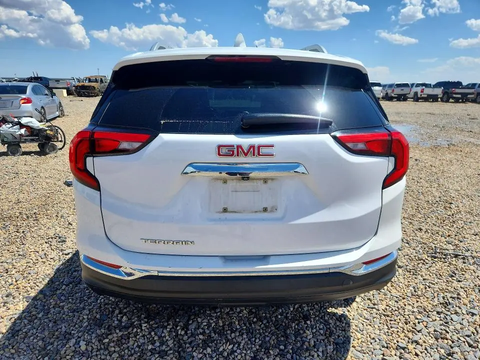 2021 GMC TERRAIN SLT  