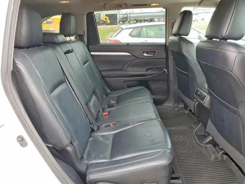 2017 TOYOTA HIGHLANDER XLE  