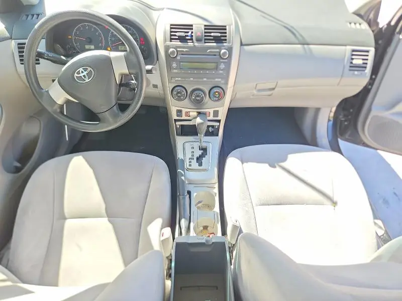 2011 TOYOTA COROLLA LE  