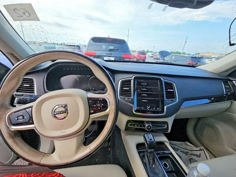2017 VOLVO XC90 T6  