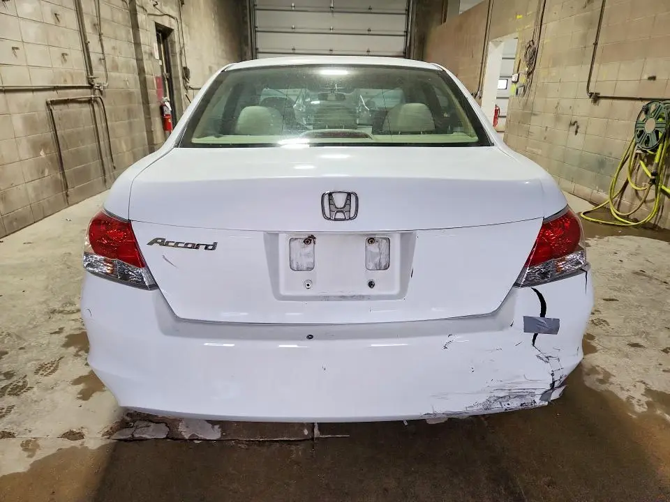 2010 HONDA ACCORD LX  