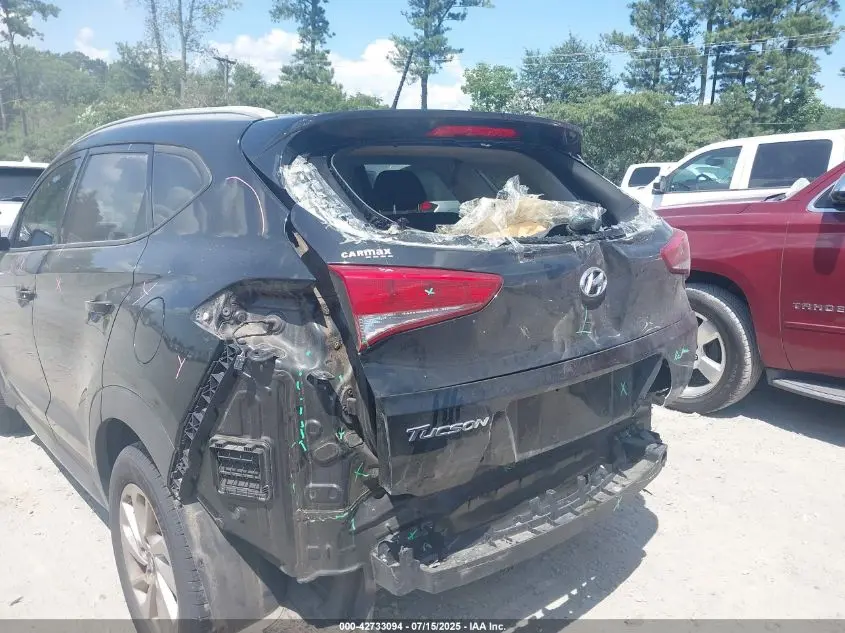 2016 HYUNDAI TUCSON SE