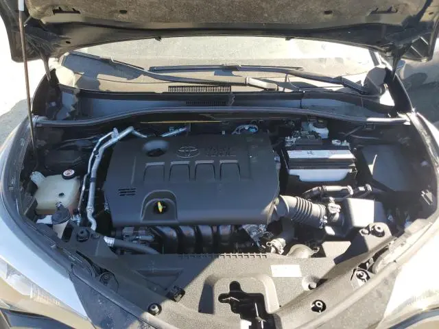 2021 TOYOTA C-HR XLE  