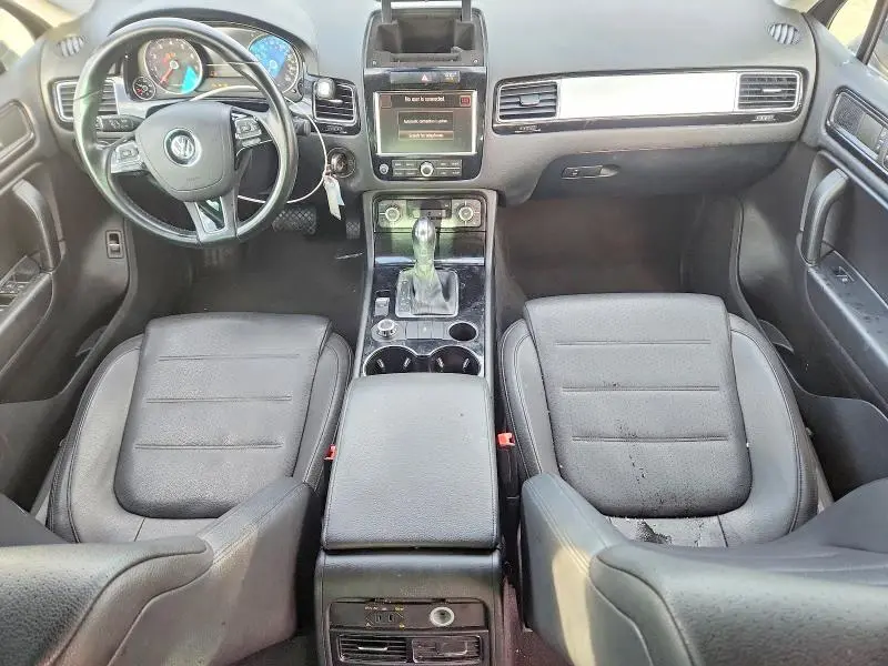 2013 VOLKSWAGEN TOUAREG V6  