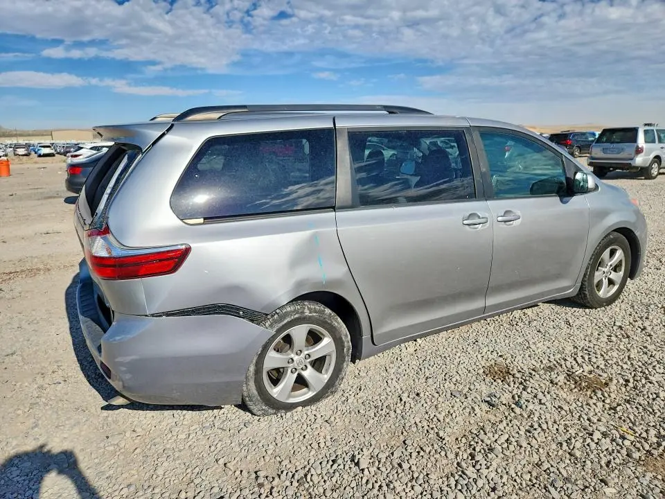 2015 TOYOTA SIENNA LE  