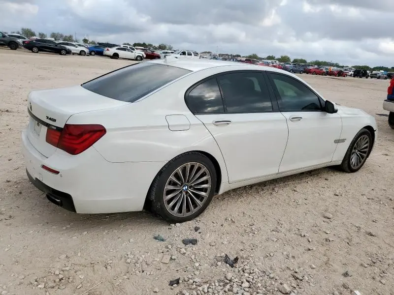 2013 BMW 740 I  