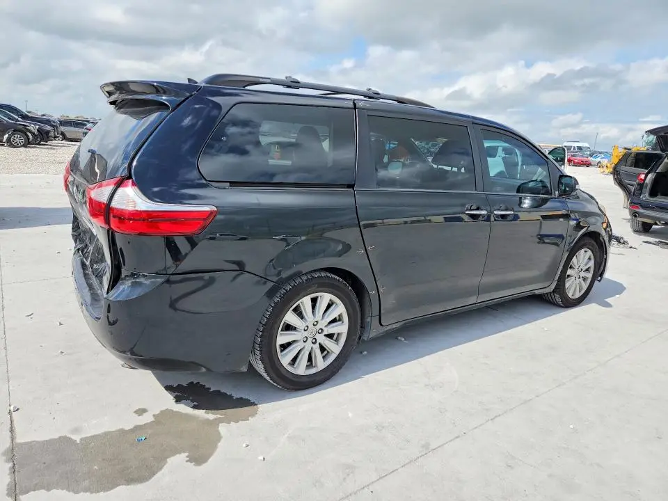 2017 TOYOTA SIENNA LIMITED PREMIUM 7-PASSENGER  