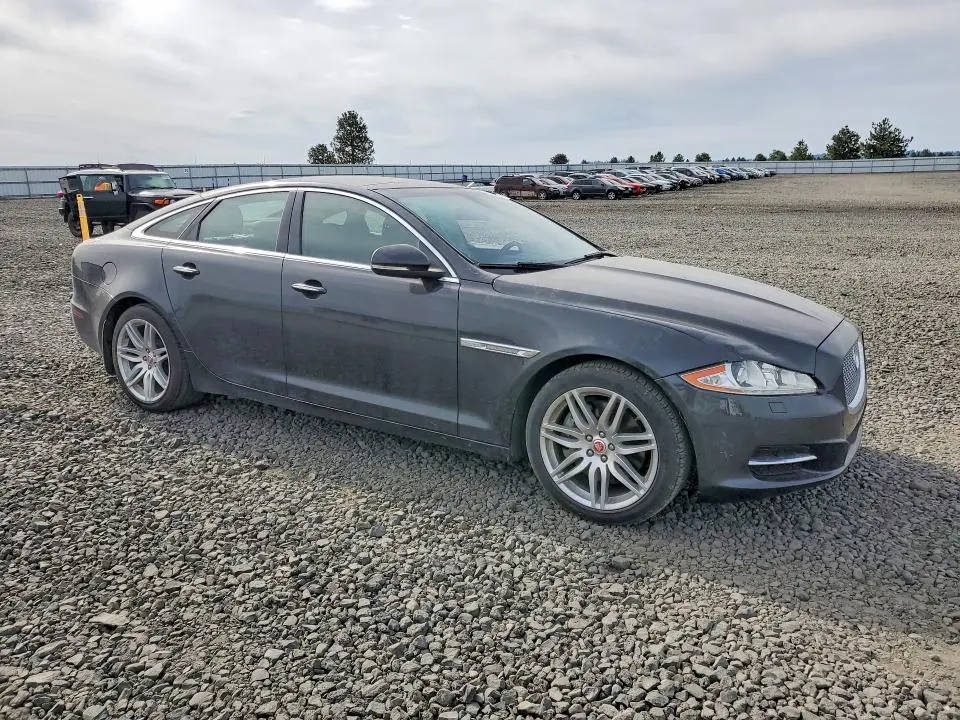 2015 JAGUAR XJ   