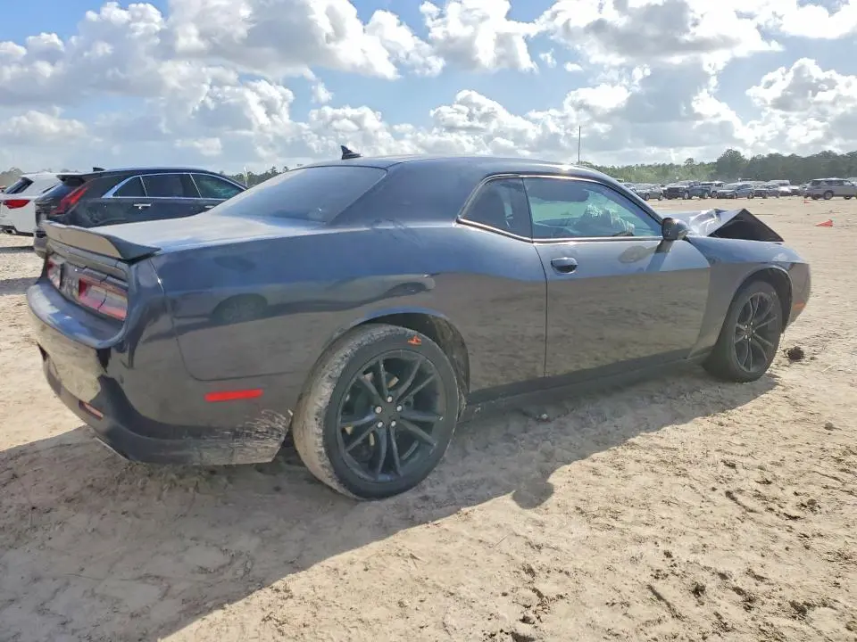 2016 DODGE CHALLENGER SXT  