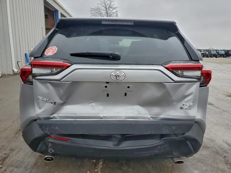 2025 TOYOTA RAV4 XLE  