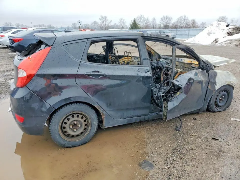 2013 HYUNDAI ACCENT GS  