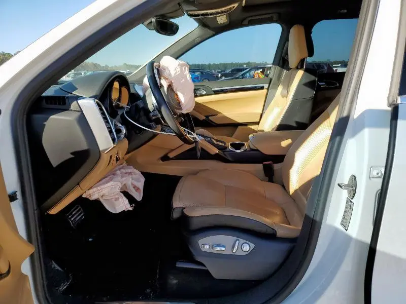 2016 PORSCHE CAYENNE   