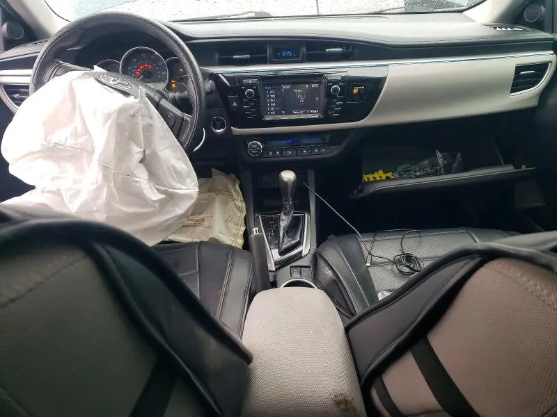 2016 TOYOTA COROLLA LE PLUS  