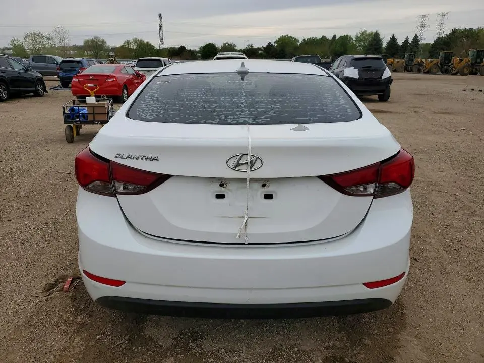 2016 HYUNDAI ELANTRA SE  