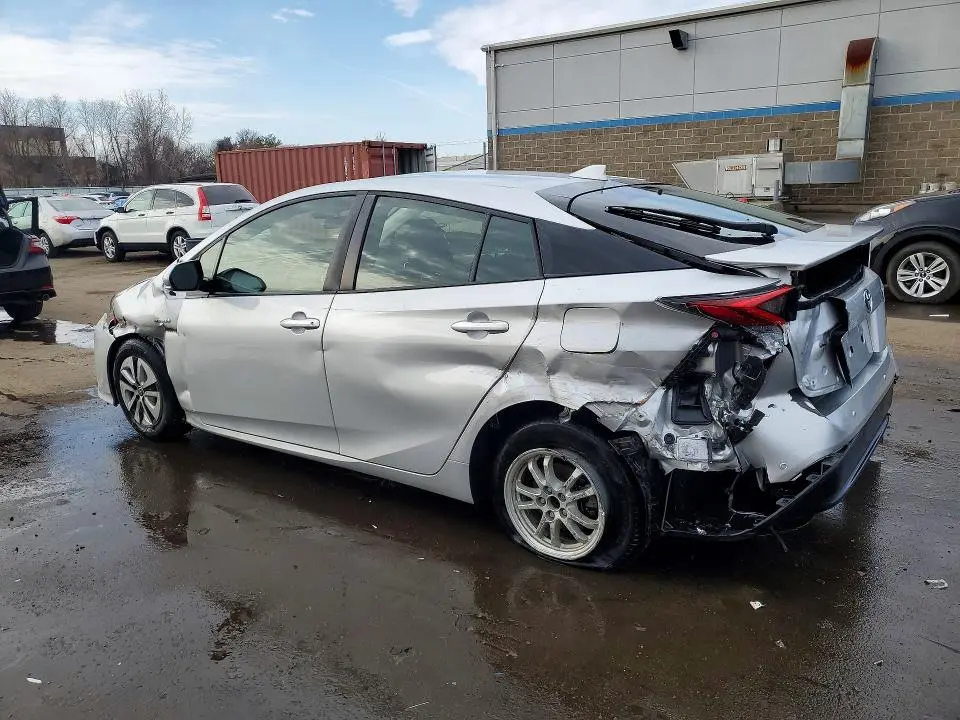 2018 TOYOTA PRIUS THREE  