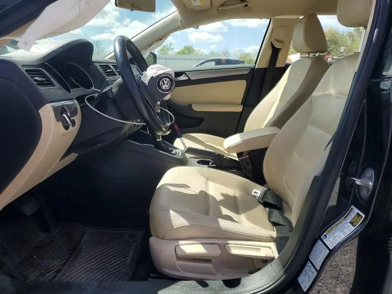 2017 VOLKSWAGEN JETTA SE  