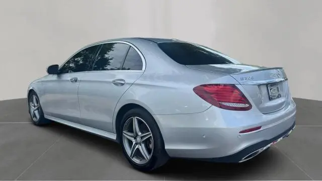 2017 MERCEDES-BENZ E 300  