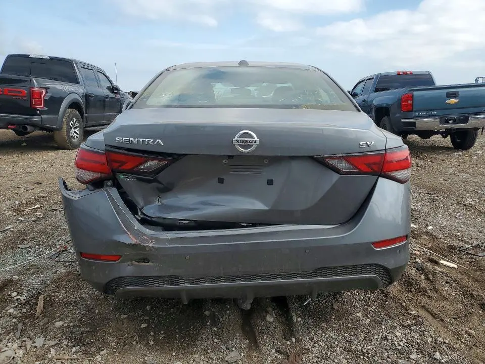 2022 NISSAN SENTRA SV  