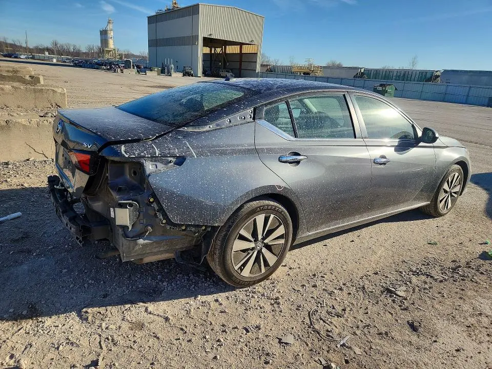 2021 NISSAN ALTIMA SV  