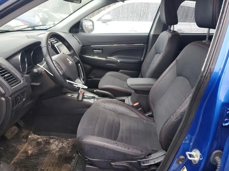 2023 MITSUBISHI RVR SE  