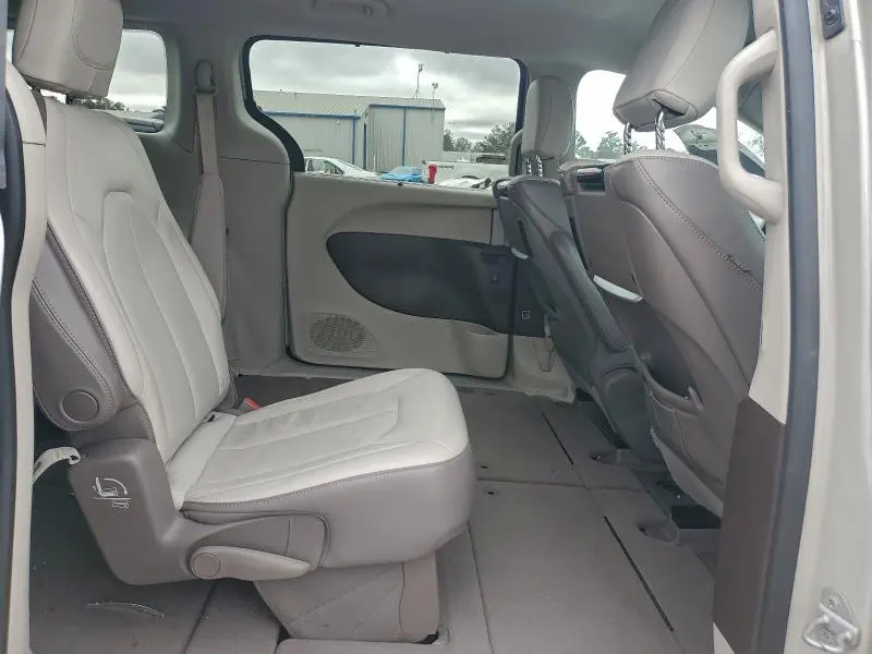 2017 CHRYSLER PACIFICA TOURING L PLUS  