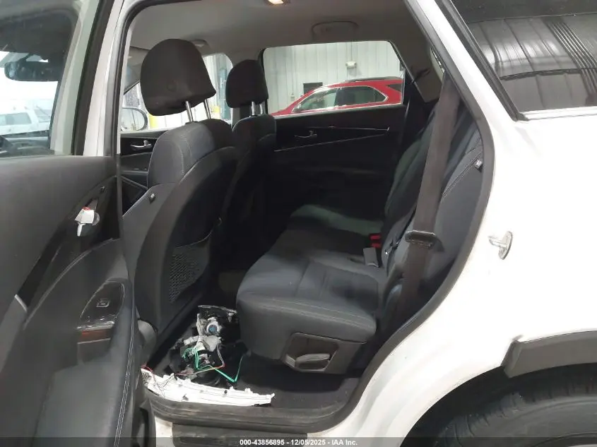 2017 KIA SORENTO 2.4L LX