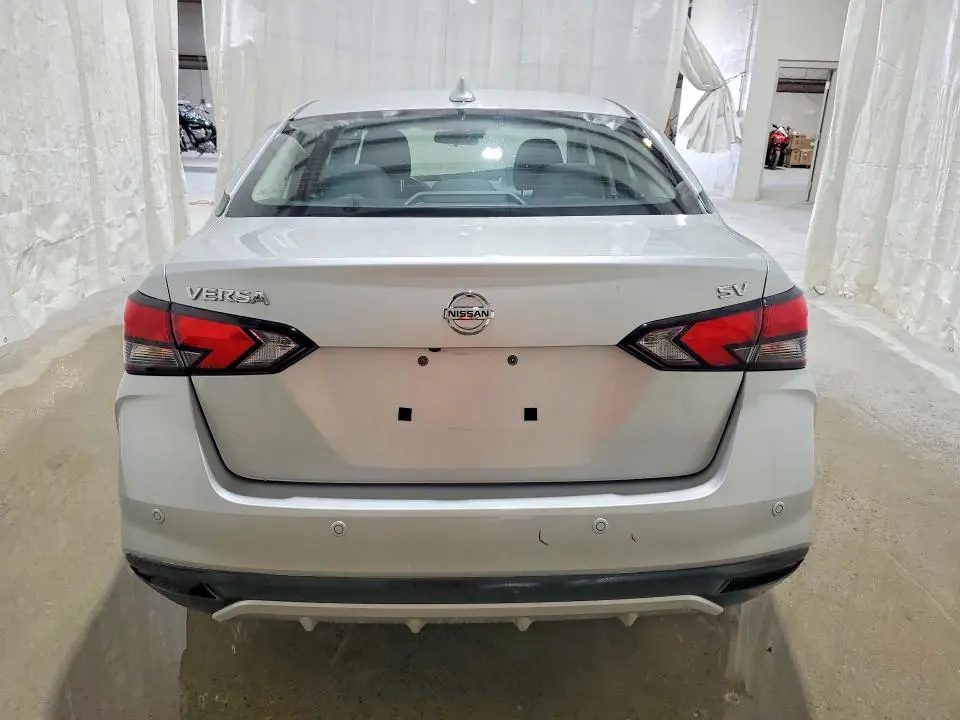 2022 NISSAN VERSA SV  