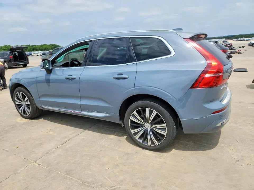 2023 VOLVO XC60 PLUS  