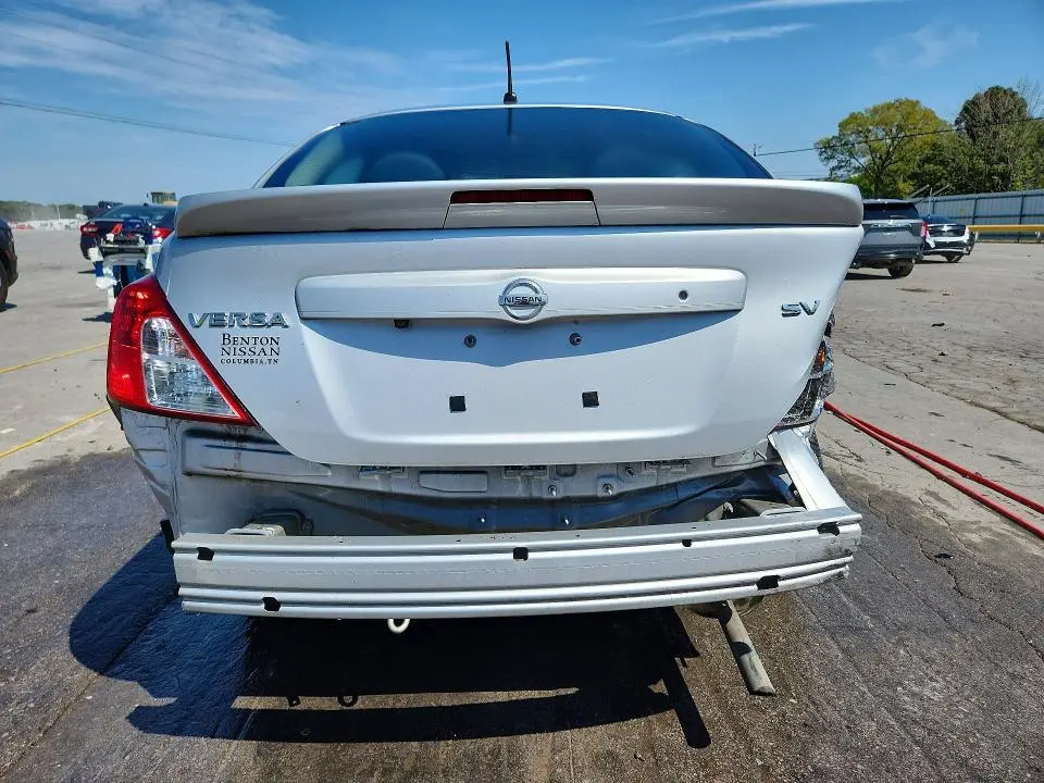2019 NISSAN VERSA SV  
