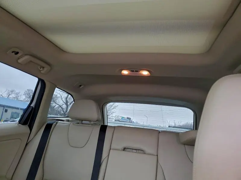 2015 VOLVO XC60 T5 PLATINUM  