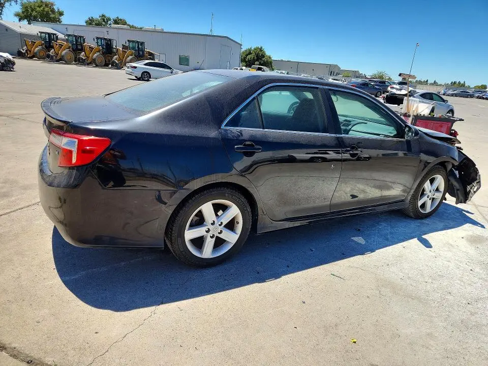 2012 TOYOTA CAMRY SE  